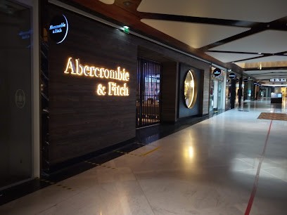 Abercrombie & Fitch, Magasin de Vêtements au Chesnay