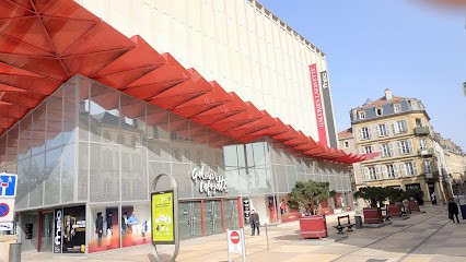 ZAPA Galeries Lafayette Metz, Magasin de Vêtements à Metz