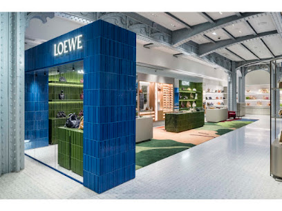 Loewe La Samaritaine Magasin De Vêtements à Paris 01