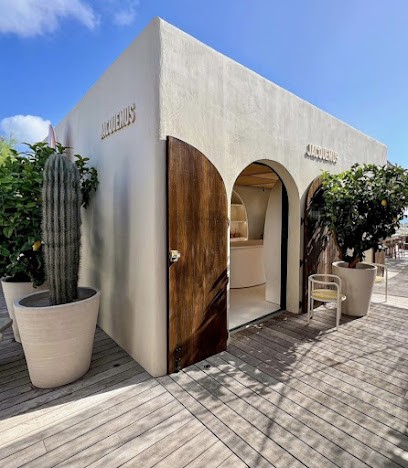 Jacquemus X Indie Beach, Magasin de Vêtements à Ramatuelle