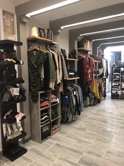 Boutique Guenaelle Verdin, Magasin de Vêtements à Saint-Étienne-de-Cuines