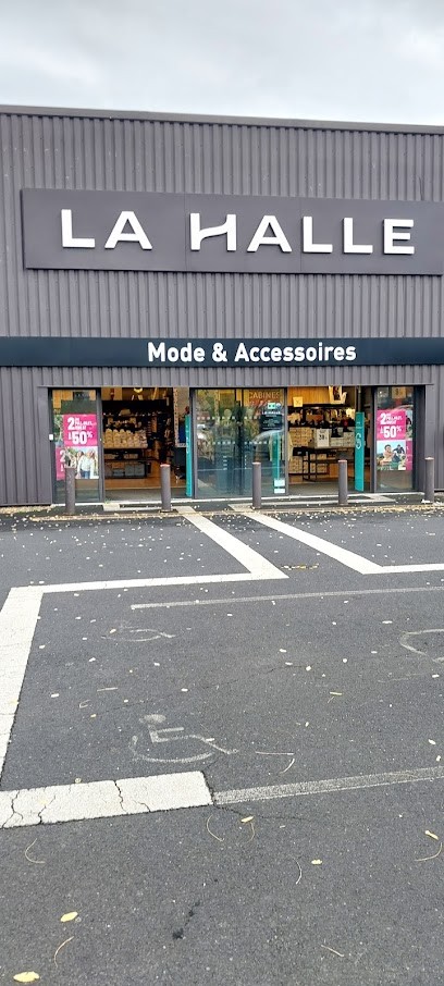Halle Fashion And Accessories, Magasin de Vêtements à Malauzat
