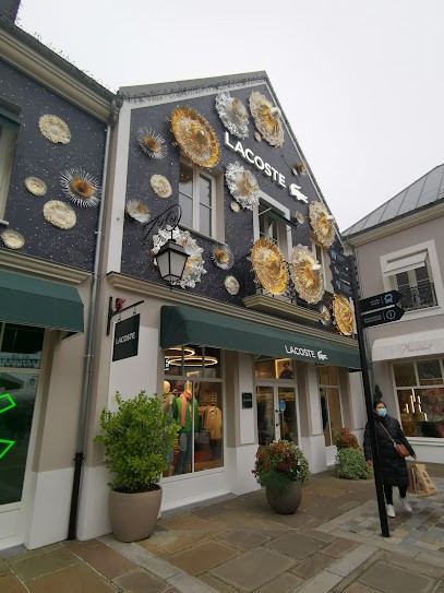 Hackett London Outlet La Vallee, Magasin de Vêtements à Serris