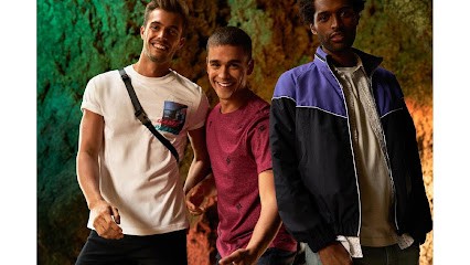 Jules Pacé, Magasin de Vêtements à Pacé