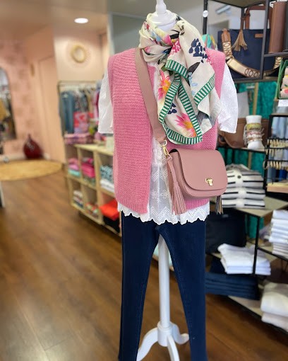 Mutine Concept Store, Magasin de Vêtements à Quimperlé