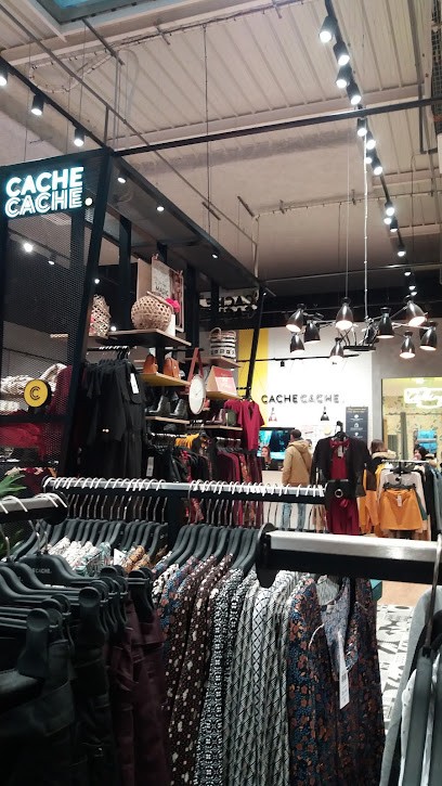 Cache Cache, Magasin de Vêtements à Laval