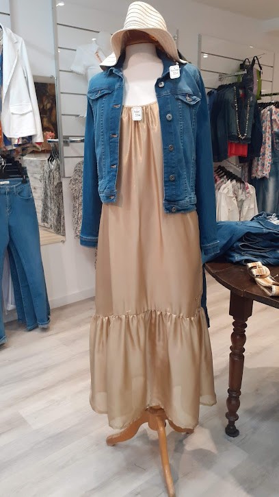 Philae, Magasin de Vêtements au Lavandou