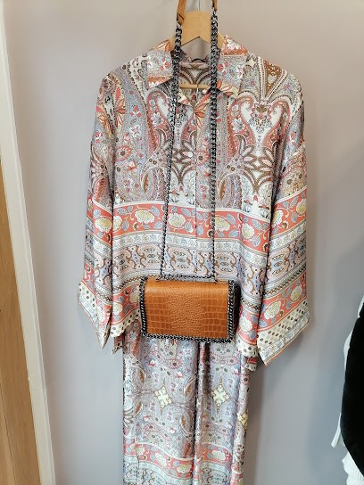 Boutique Curiosity, Magasin de Vêtements à Maisons-Laffitte