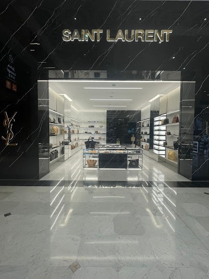 Saint Laurent, Magasin de Vêtements à Roissy-en-France