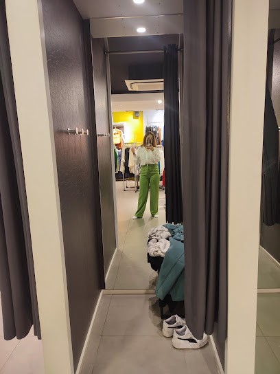 Cache Cache, Magasin de Vêtements à Granville