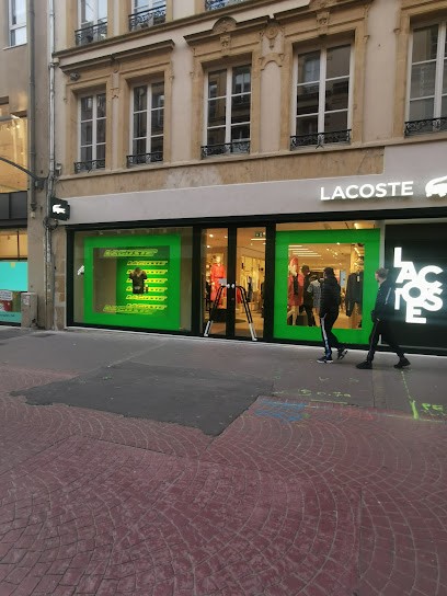 Lacoste, Magasin de Vêtements à Metz