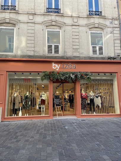 By Izéa, Magasin de Vêtements au Mans