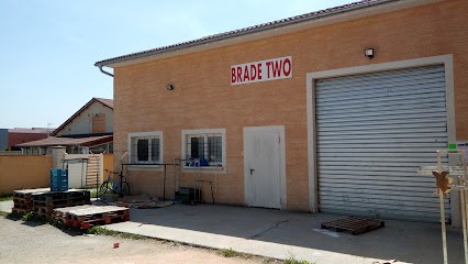 Brade Two, Magasin de Vêtements à Chavanoz