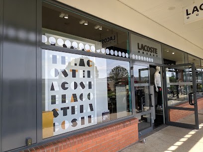 Lacoste, Magasin de Vêtements à Pont-Sainte-Marie