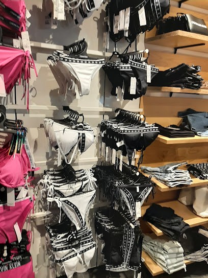 Tommy Hilfiger Outlet, Magasin de Vêtements à Miramas