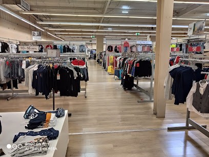 Halle Fashion and Accessories, Magasin de Vêtements à Houssen