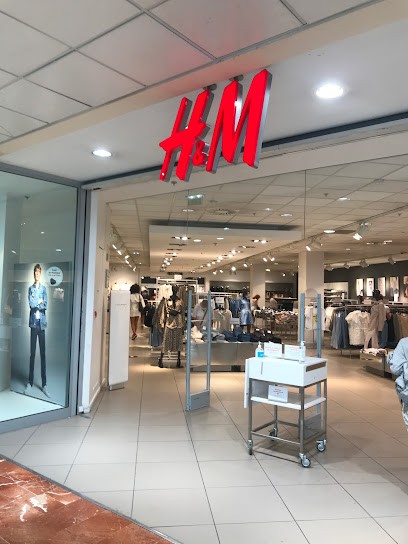 H&M, Magasin de Vêtements à Valence