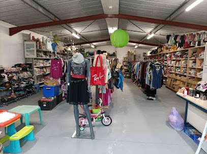 Desvor's affaires, Magasin de Vêtements à Nérondes