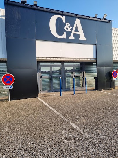 C&A, Magasin de Vêtements à Grosbliederstroff