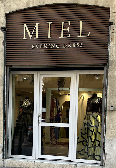 Miel Evening Dress / Chez Bridalia, Magasin De Vêtements à Marseille 06
