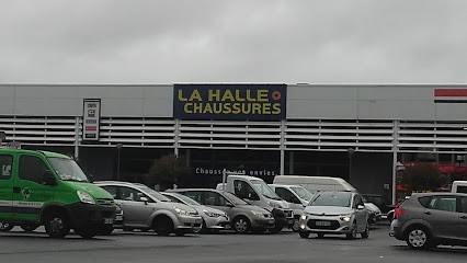 Halle Fashion And Accessories, Magasin de Vêtements à Plérin