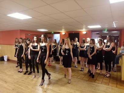 Peng Saenpinta Sur Rendez-vous, Magasin de Vêtements à Matha