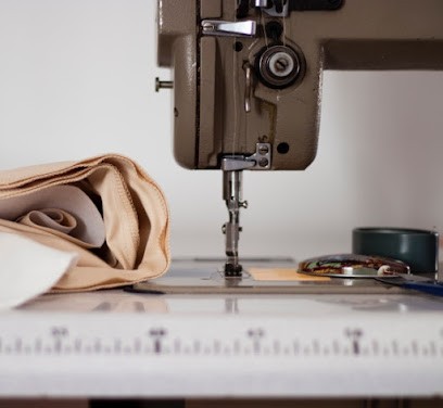 C.Bergamia, Magasin de Vêtements à Lissieu