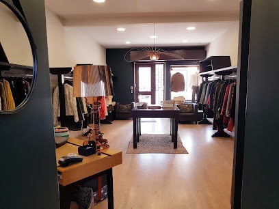 9 e avenue.., Magasin de Vêtements à Ghisonaccia